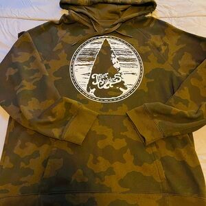 Tyler Childers Camouflage Hoodie with Graphic Design Men’s XL (see description)